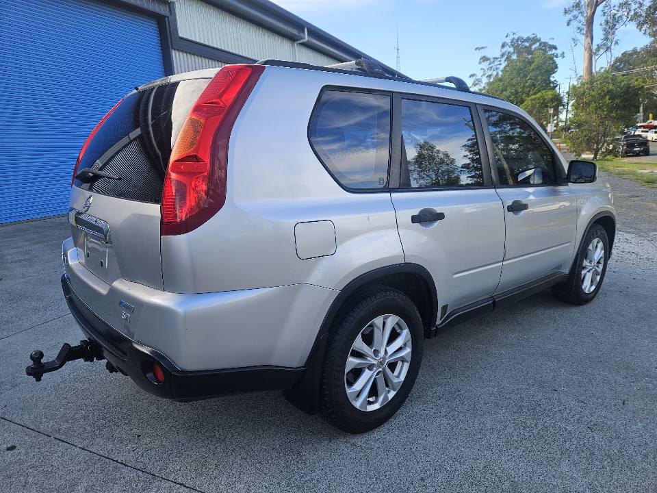 2010 Nissan X-Trail7.jpg